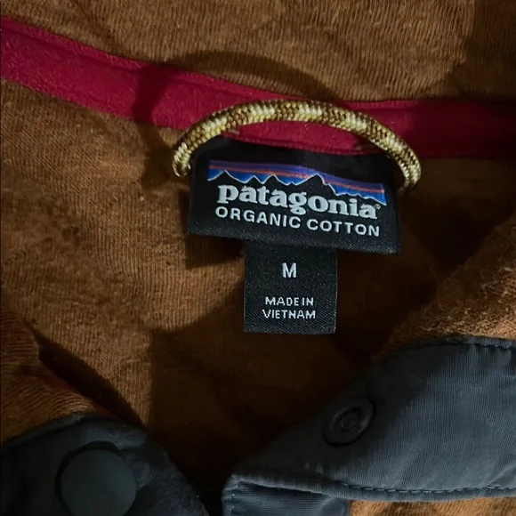 Patagonia Tan Quilted Pullover with Gray Accents - Picture 2 of 3